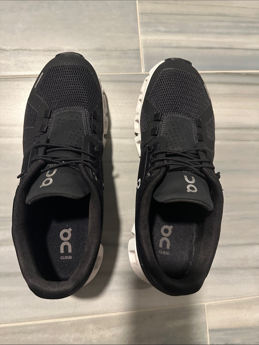 On Running Women's Athletic Shoes - Black & White